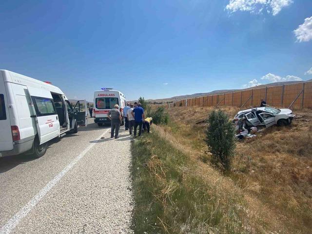 SIVAS'taki yol aracı dışında 1 çocuk yaralandı 2