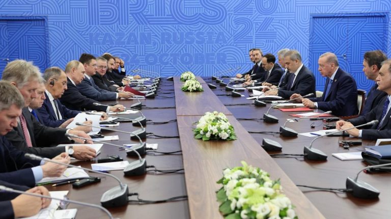 BRICS zirvesinde Erdoğan-Putin görüşmesi: “Türkiye ile Rusya arasındaki ilişkiler güçleniyor”