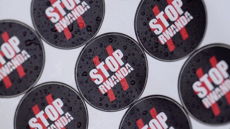 İngiltere’de Muhafazakarlar, Ruanda ‘ölü doğum’ planı için BT’ye 134 milyon £ harcadı.