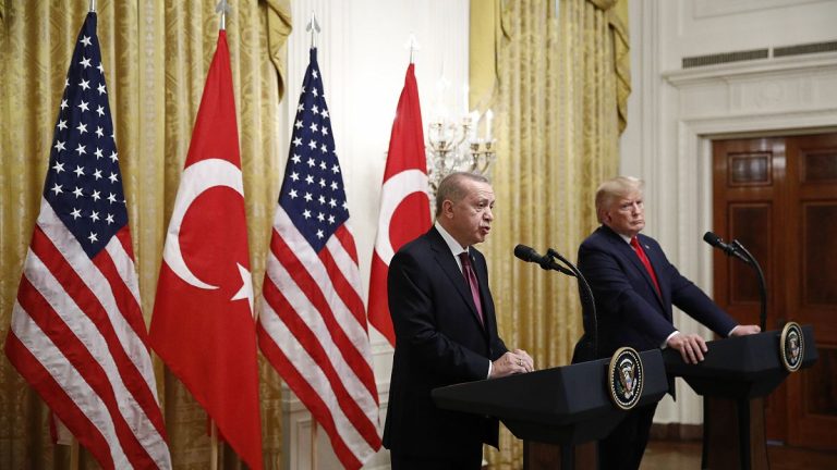 Trump’ın “Amerikan askerlerini Suriye’den çekecek misiniz?” sorusuna yanıtı: “Konu Türkiye”