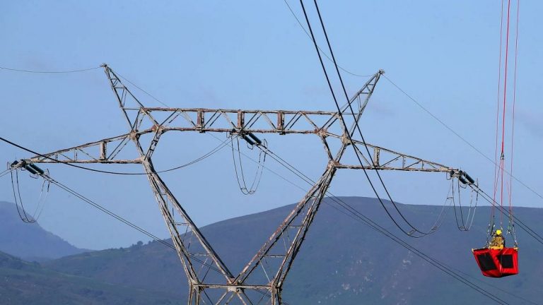 Avrupa’da Büyük Ölçekli Mevcut Kesinti: İspanya, Portekiz ve Fransa’nın bazı bölgeleri etkilenmiştir