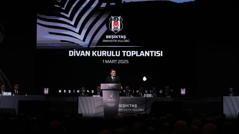 Beşikta’daki Sıradan Divan Konseyi toplantısına doğru