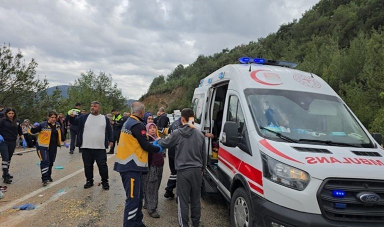 Adana’da Büyük Kaza: Aynı aileden 5 kişi hayatını kaybetti – son dakikanın Trürkiye haberleri