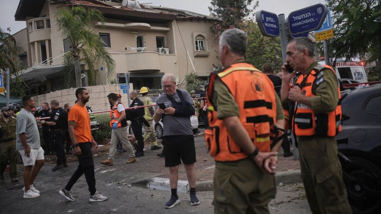 İran ve İsrail arasında karşılıklı saldırılar gece boyunca devam etti