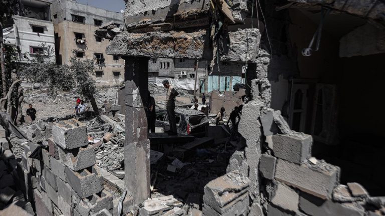 Katil İsrail’in bu sabah Gazze Şeridi’ne düzenlediği saldırılarda 20 Filistinli hayatını kaybetti