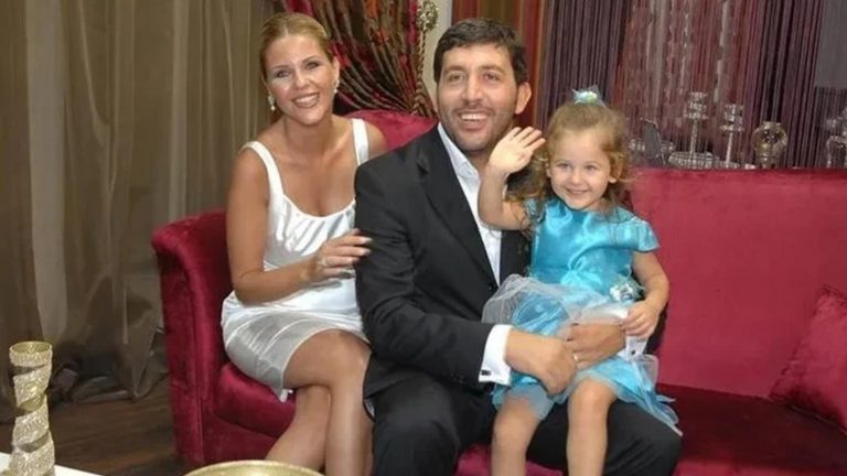 Emre Kınay kızı Duru ile sahneye çıktı! Sosyal medya onları konuştu: ”Annesinin kopyası”